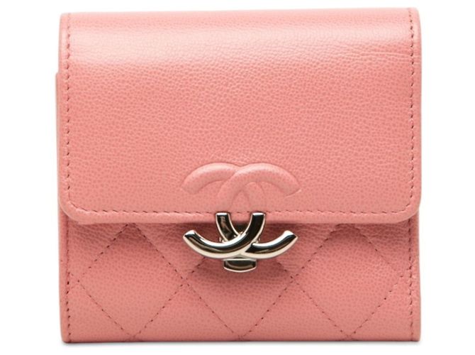 Carteira Tri-Fold Chanel Matelassé em couro rosa