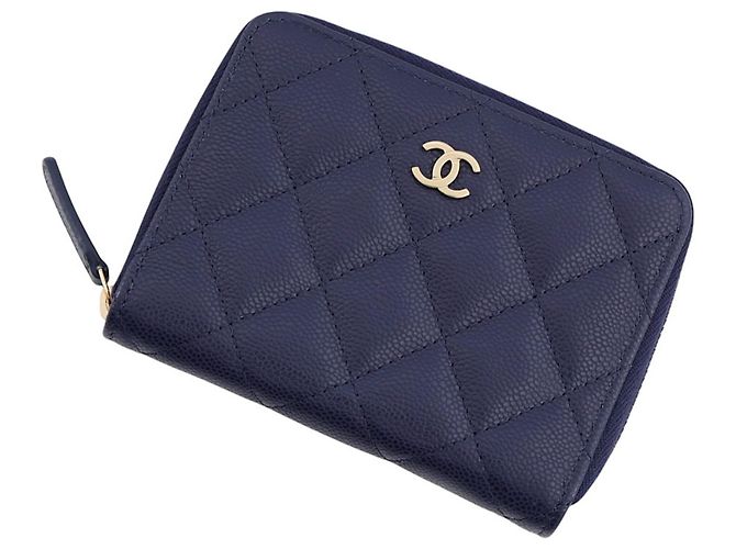 Timeless Carteira Bi-Fold Chanel em Navy