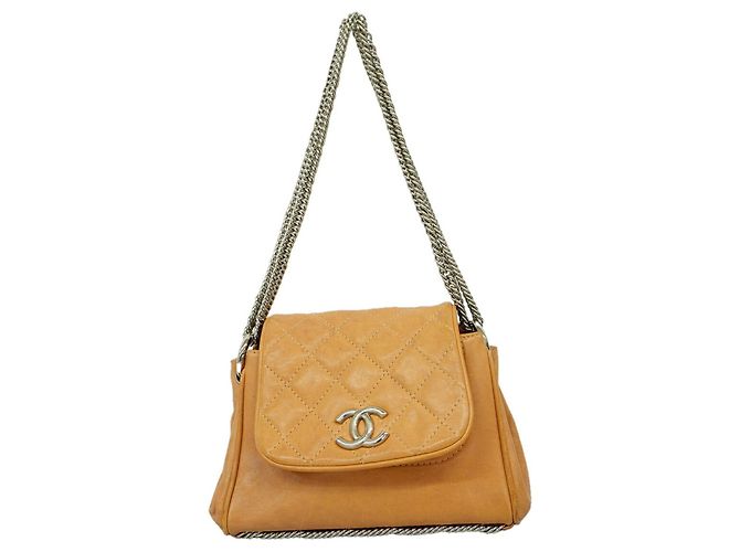Bolsa de Ombro com Corrente Chanel Matelassé