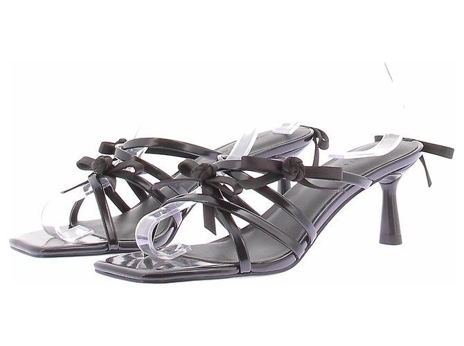 Autre Marque Schwarze Sandalen mit Schleifen