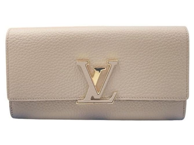 Louis Vuitton Cartera Larga Capucines Beige