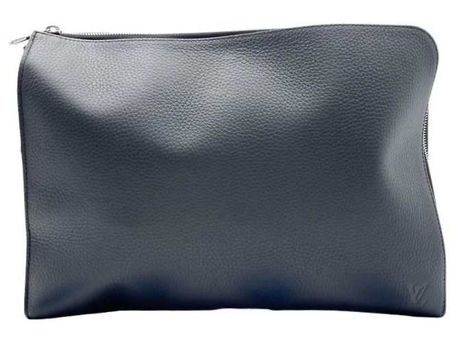 Pochette Louis Vuitton en cuir Taurillon noir
