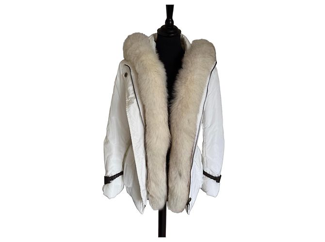 Autre Marque Casaco branco com gola de pele