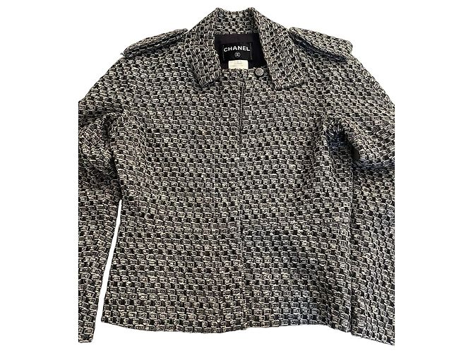 Timeless Casaco Chanel em tweed preto e branco