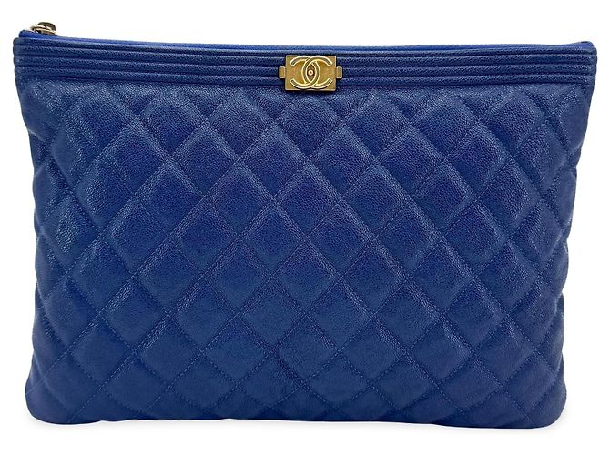 Chanel Boy O Case Clutch Quilted Caviar Medium Blau