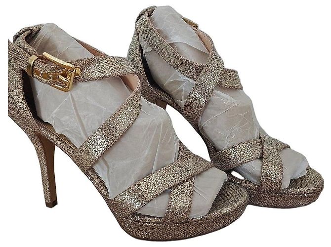 Michael Kors goldglitzernde Absatzsandaletten