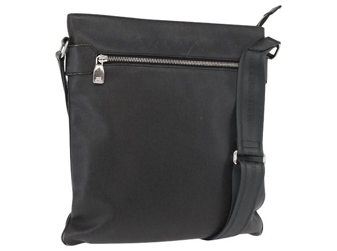 Louis Vuitton Sasha Taiga Leather