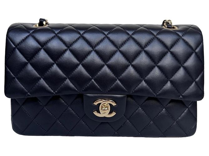 Timeless Mala Chanel Classic Double Flap Medium Pele de Cordeiro Preta