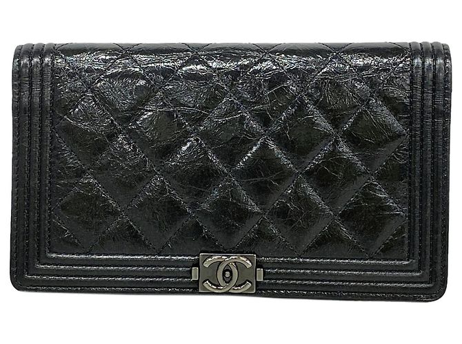 Cartera larga de piel Chanel Boy Negro