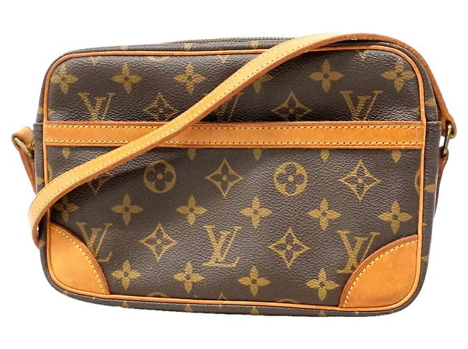 Bolsa de Ombro Louis Vuitton Monogram Trocadero 24