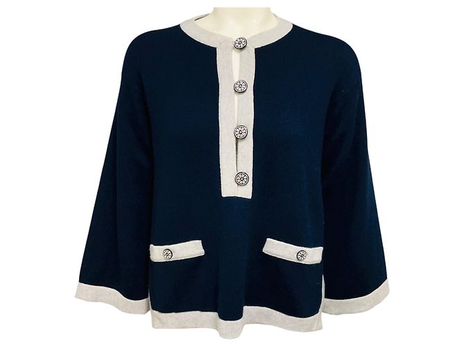 Chanel Airlines Collection 2016 Kaschmir Strickpullover in Marineblau / Grau mit CC-Logo Knöpfen