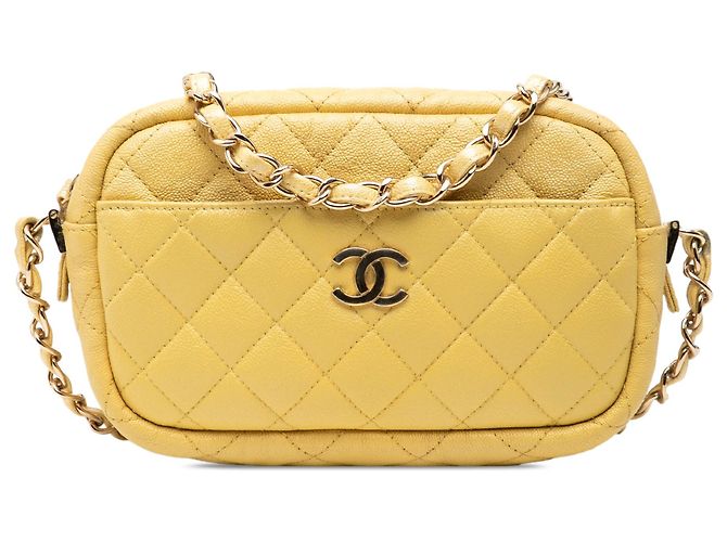 Borsa a tracolla Chanel Mini Quilted Iridescent Caviar Camera Case Gialla