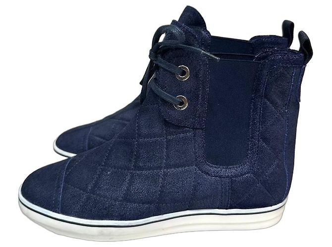 Sapatilhas High-Top acolchoadas Chanel Navy - EU 36.5 Usado
