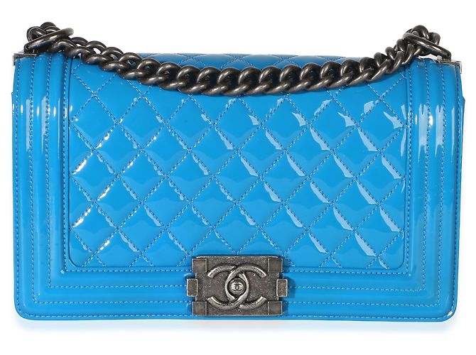 Bolso Chanel Boy Old Medium de charol acolchado azul