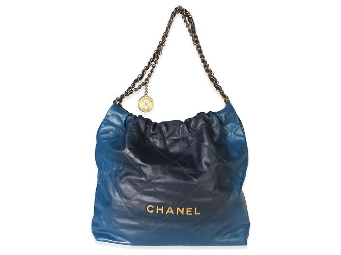Bolsa Hobo Chanel 22 Média em Pele de Bezerro Acolchoada Azul Sombreada Chanel
