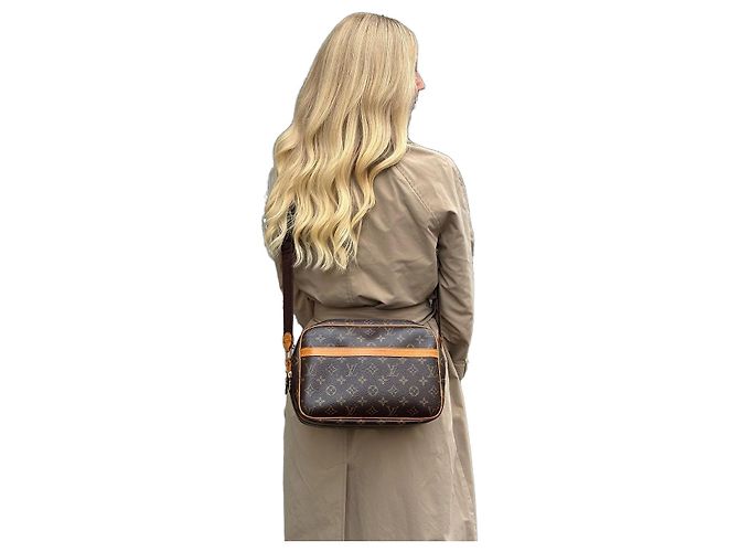Louis Vuitton Reporter PM