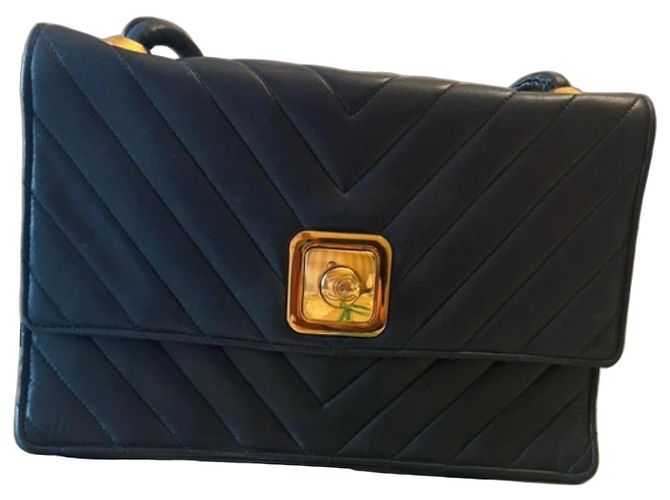Bolsa Chanel Clássica Preta Couro Chevron