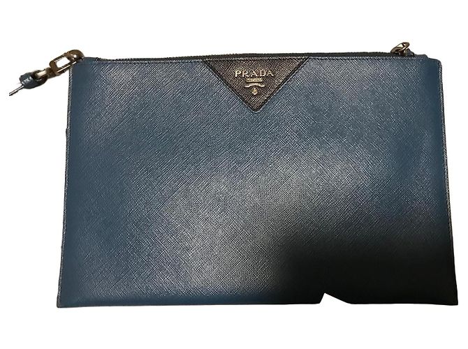 Pochette Prada de piel azul