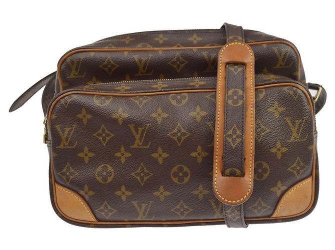 Bolso de hombro Louis Vuitton Nil Monogram Canvas Castaño