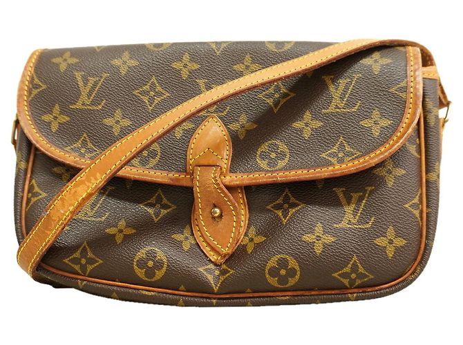 Bolsa de Ombro Louis Vuitton Monogram Gibeciere PM
