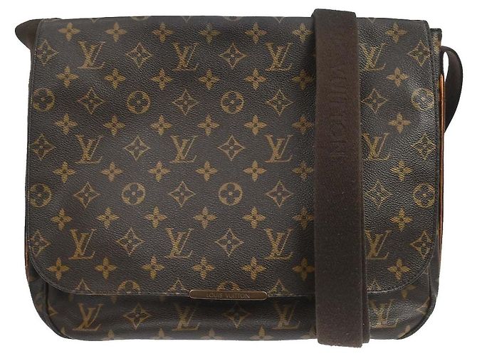 Louis Vuitton Beaubourg Messenger Monogram Canvas MM