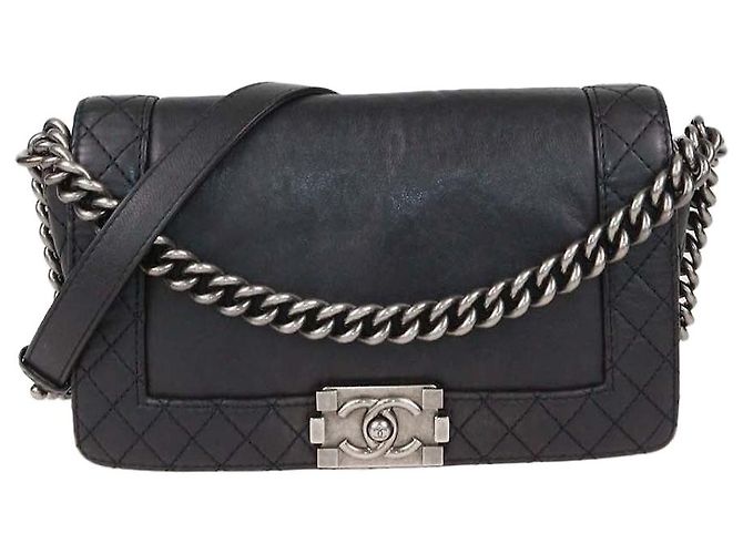 Le Boy Bolsa Chanel Boy Flap Medium Reverso em couro preto