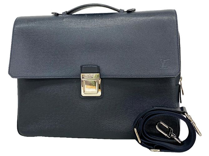 Borsa Louis Vuitton Taiga Vasili PM