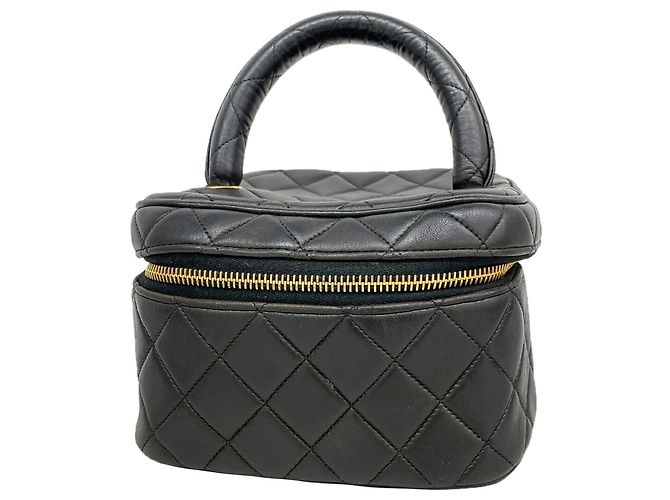 Borsa Vanity Chanel Black Matelassé