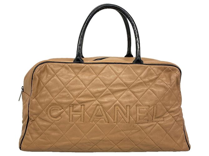 Bolsa Boston Chanel Matelassé em couro de bezerro granulado