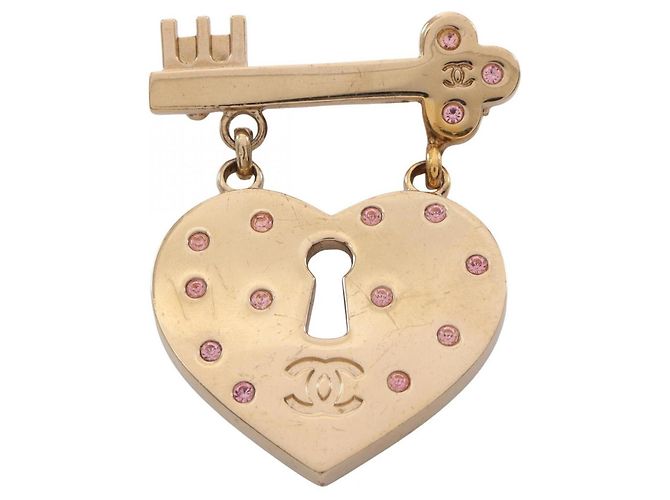 Chanel Coco Mark Heart Lock Brosche