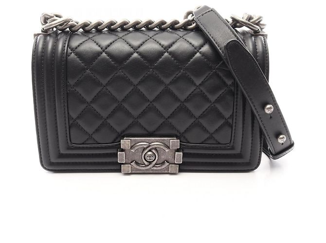 Borsa a tracolla Chanel Boy Small in pelle di agnello nera
