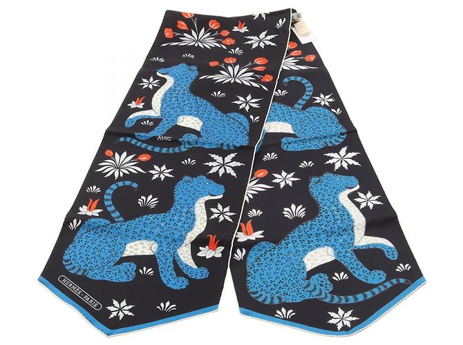 Hermès Hermes ECHARPE DE SOIE LES LEOPARDS Scarf