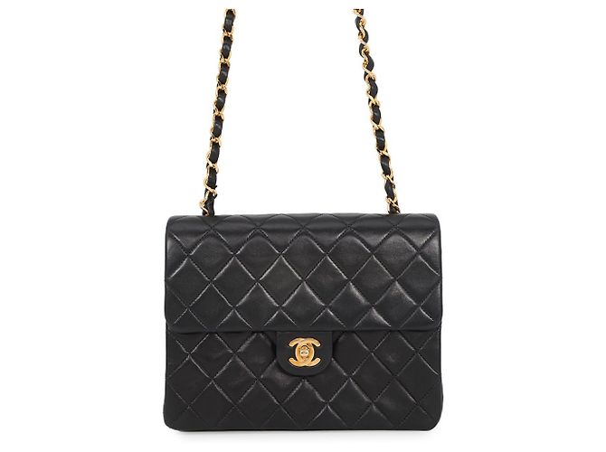 Borsa a tracolla Chanel in pelle nera con catena