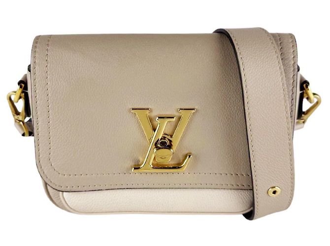 Bolsa de Ombro em Couro Lockme Tender com Corrente Louis Vuitton