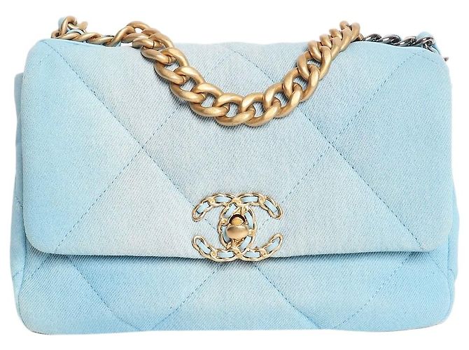 Chanel Bolsa de ombro 19 acolchoada em denim degradê azul