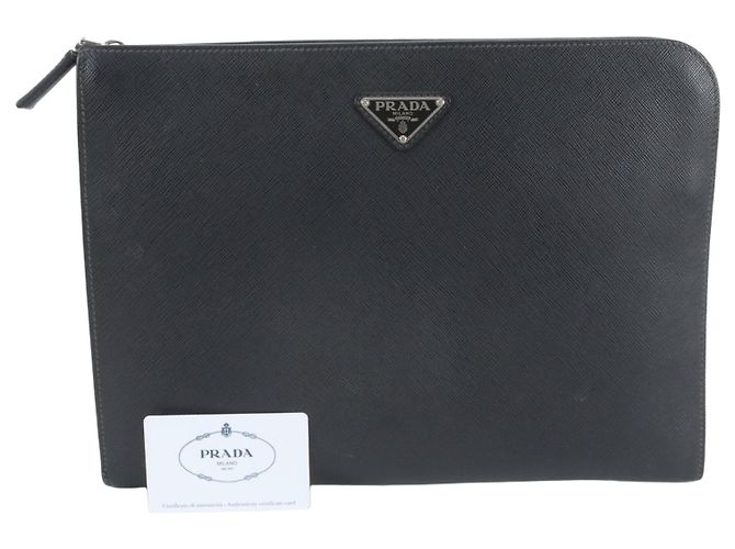 Pochette Prada en cuir Saffiano avec logo triangle
