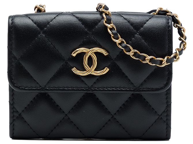 Tarjetero Chanel de piel de cordero acolchada negra CC con correa de cadena acolchada