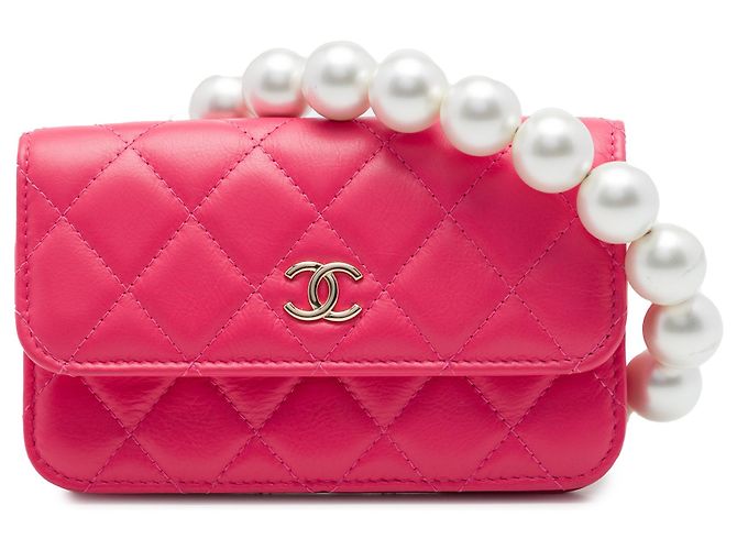 Clutch Chanel Maxi Pearls de piel de cordero acolchada rosa con cadena