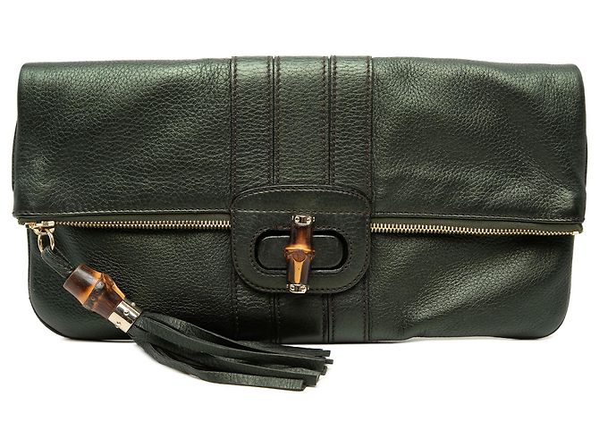 Bamboo Clutch Lucy com aba Gucci em pele de vitelo preta e borla de bambu