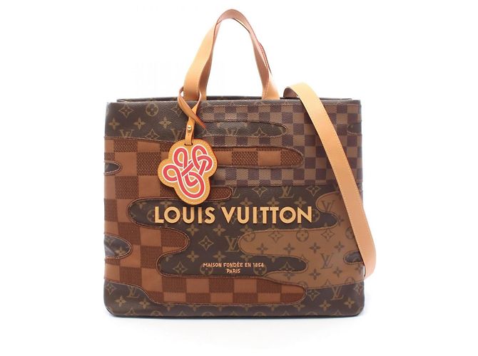 Louis Vuitton Shopper Tote MM