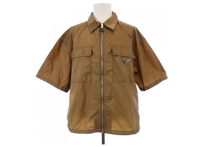 Camicia a maniche corte Prada in Re-Nylon con logo Triangle