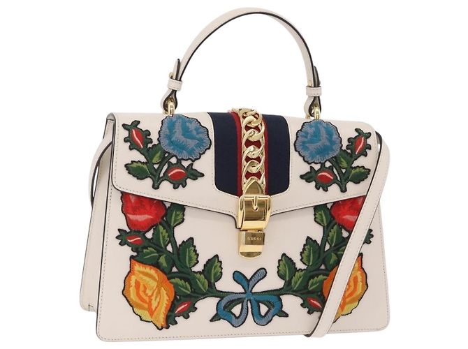 Gucci Sylvie Top Handle em couro bordado Medium