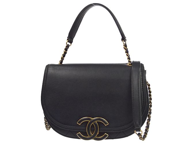 Chanel Coco Curve Flap Messenger in vitello e capretto matelassé Small