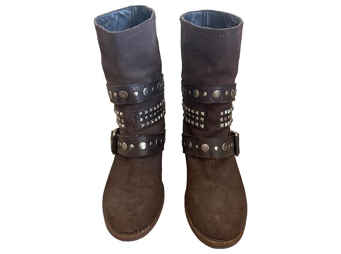 Autre Marque Bottes Biker Beverly Feldman en daim marron cloutées