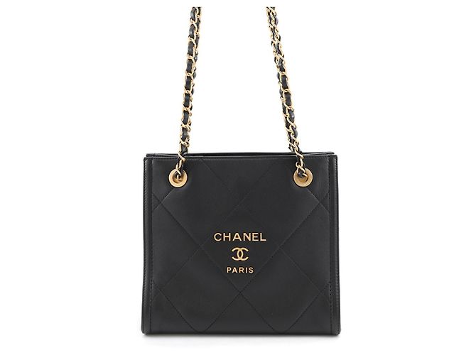 Borsa a tracolla Chanel Matelassé in pelle di agnello nera