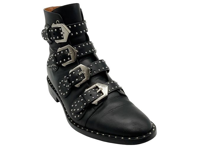 Botas Biker Givenchy em couro preto com tachas prateadas