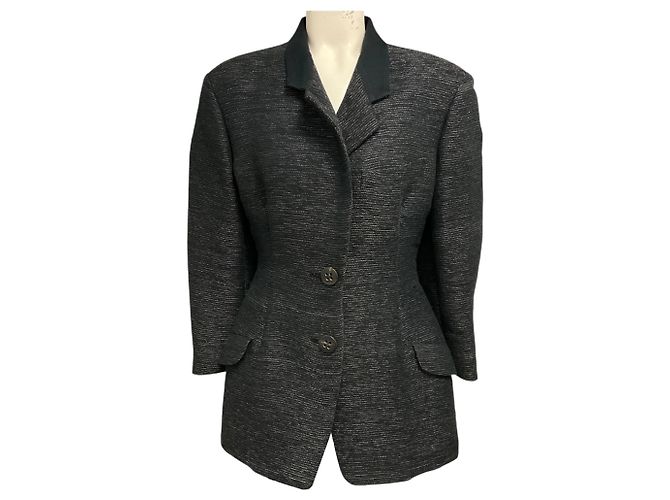 Chaqueta blazer Issey Miyake negra texturizada de dos botones