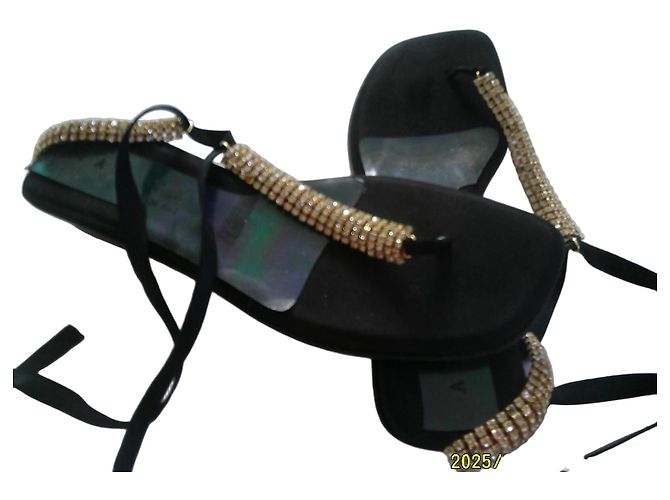 Talitha Sandali bassi neri con strass e lacci