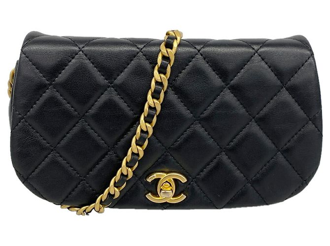 Borsa a tracolla con catena Chanel Matelassé