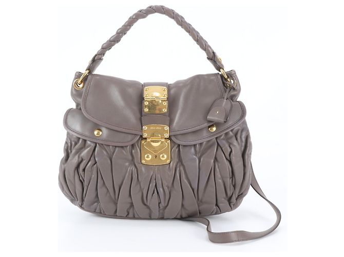 Bolsa de Ombro Miu Miu Matelassé Coffer em couro